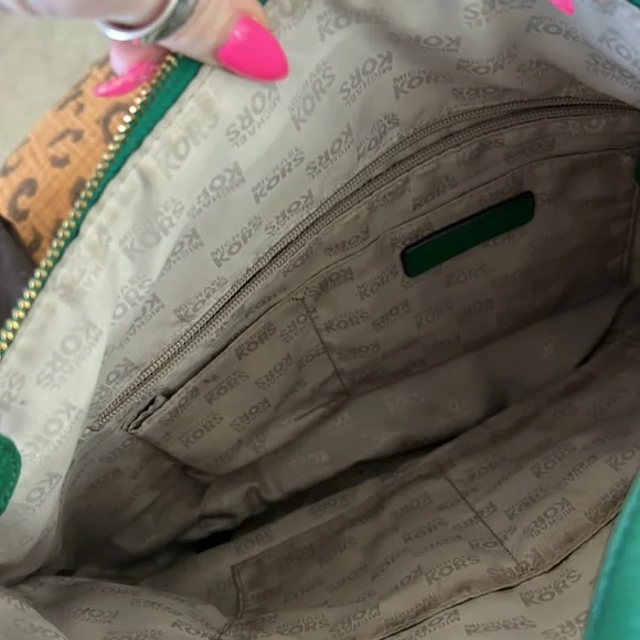 MK Green Handbag - Picture 8 of 9